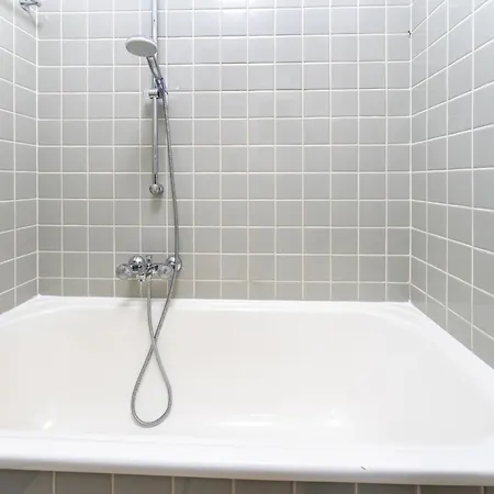 Klar Schiff Apartman *